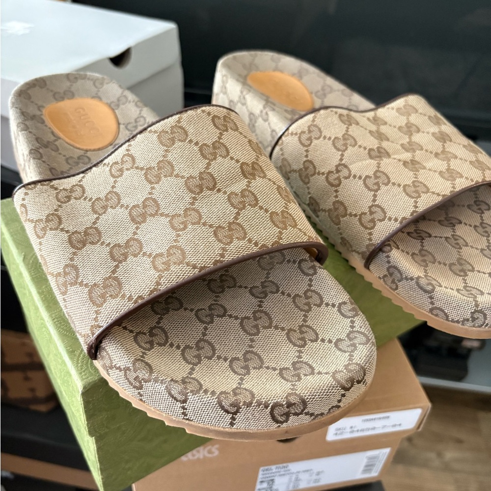 Gucci Beige Monogram Slides